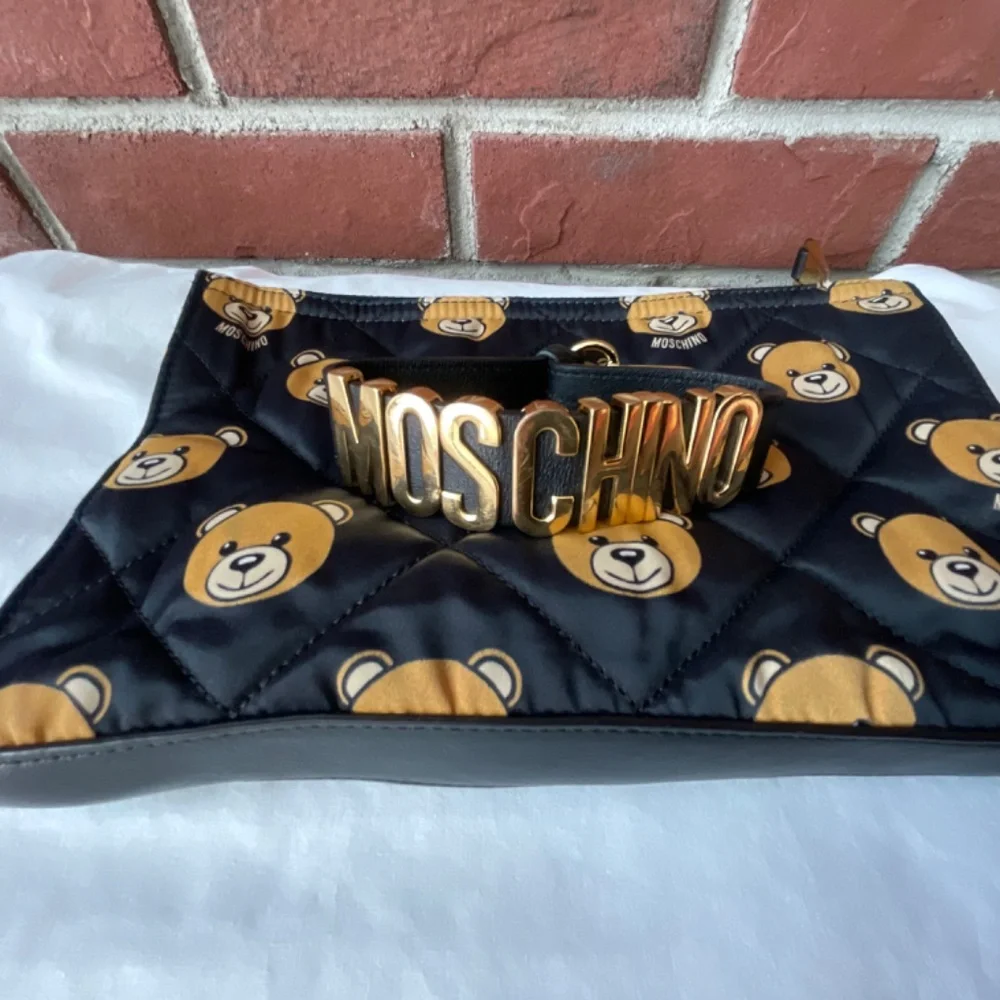 •Moschino “Ready 2 Bear”Teddy Bear Quilted Wristlet Clutch Cosmetic Bag